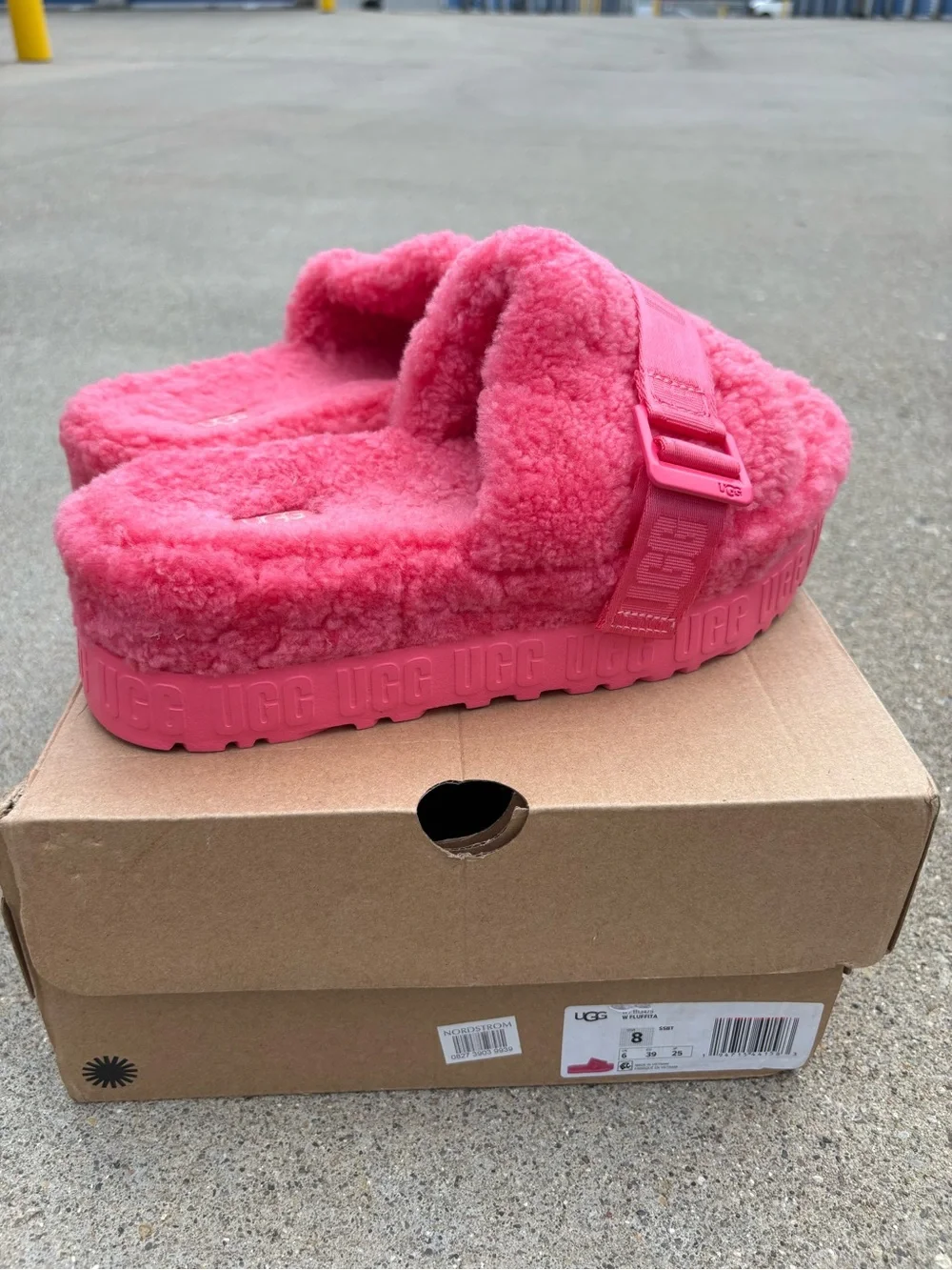 UGG Women Bright Pink Fluffy Platform Slide